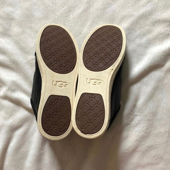 UGG Black Leather Slip-On Sneakers| Sz 8 - Picture 4 of 9